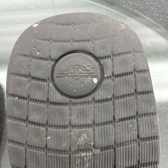 Dockers Women’s Red Leather Loafers - Picture 8 of 8